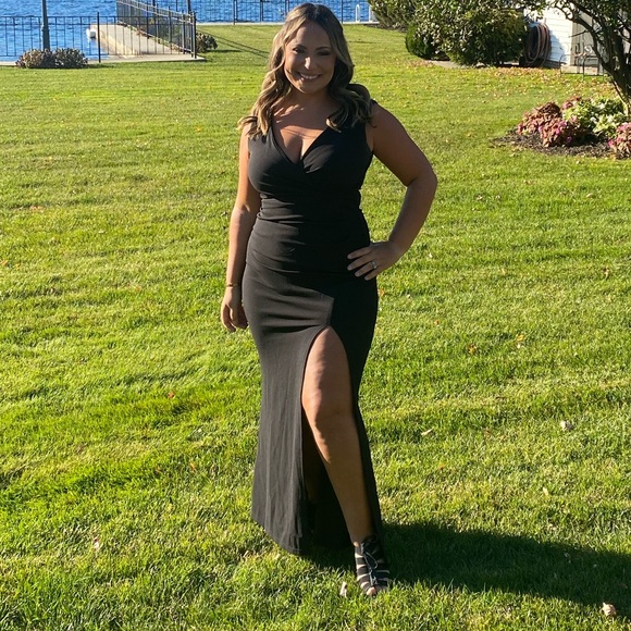 Black long dress. Wore once! Sells on Amazon for 54 :) - Picture 2 of 3